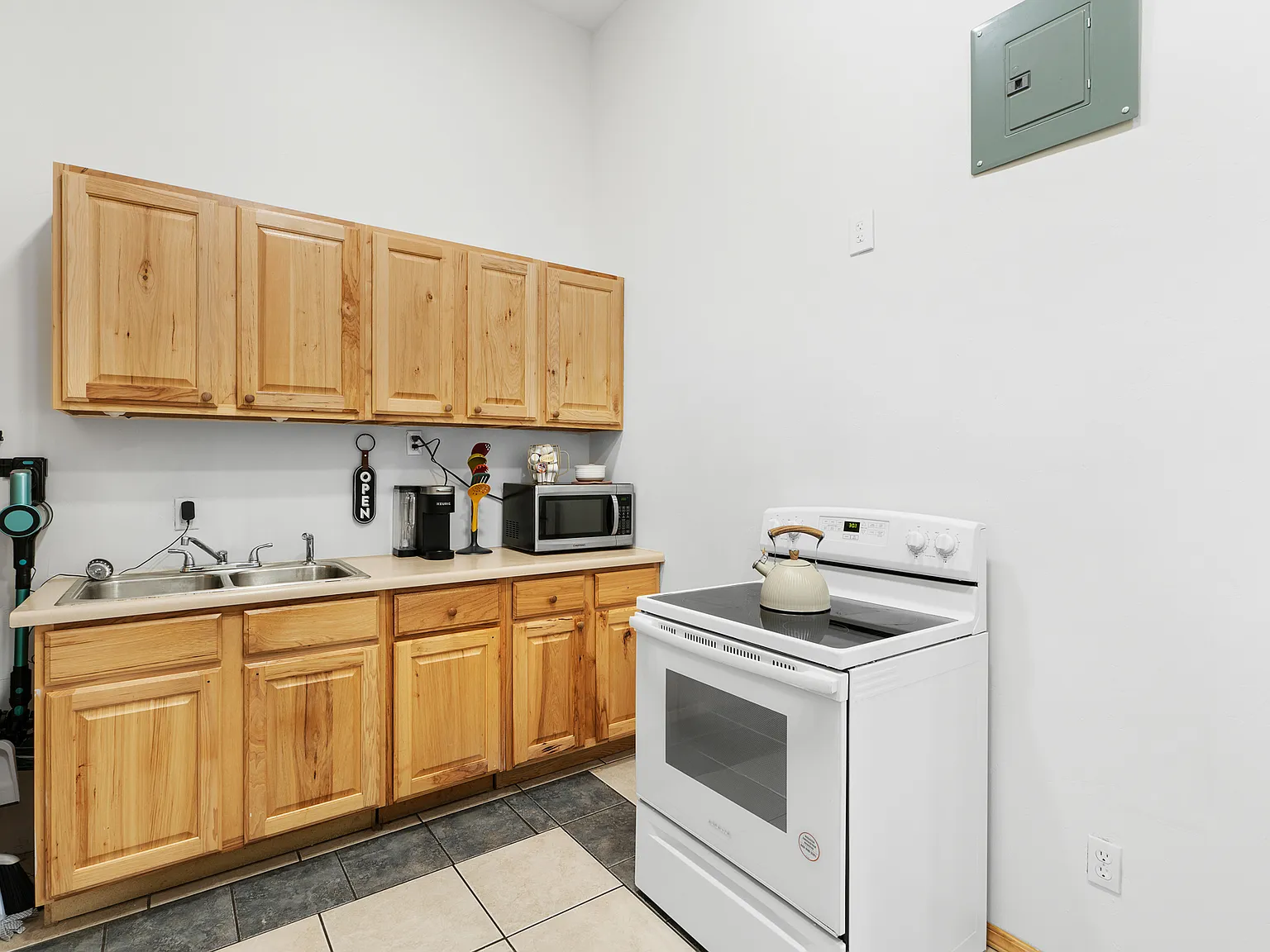 216 North 1st Street - 1 — Photo 2