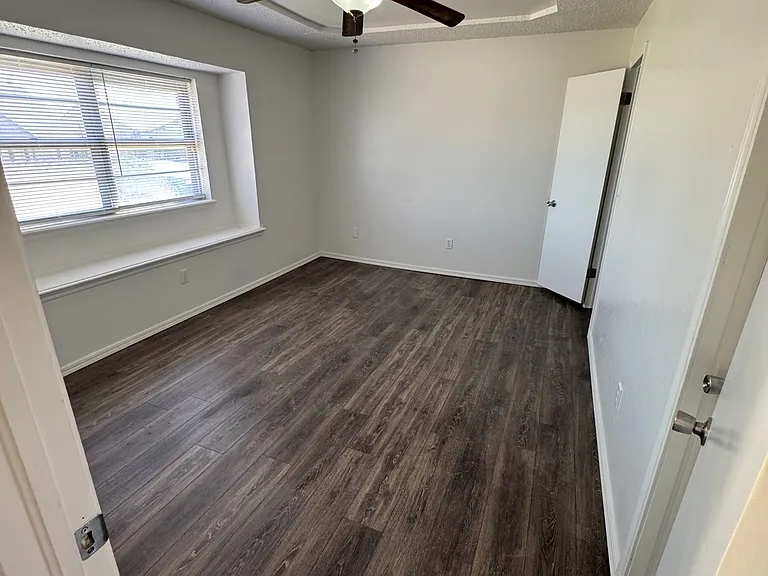401 S Morgan Dr — Photo 6