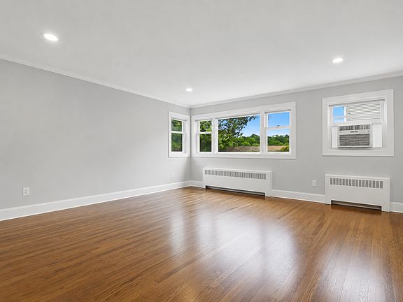 4th image of 7 Taylor St #2