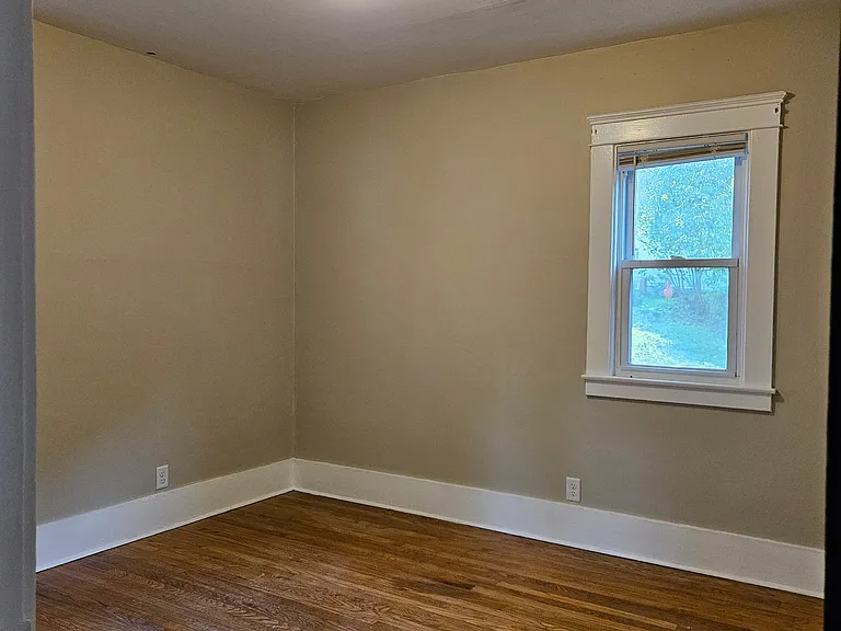 420 Stafford Ave — Photo 13