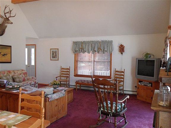 4th image of 85 Lake Forest Dr