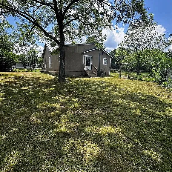 3 bed, 1120 sqft, $1,500 — Photo 3
