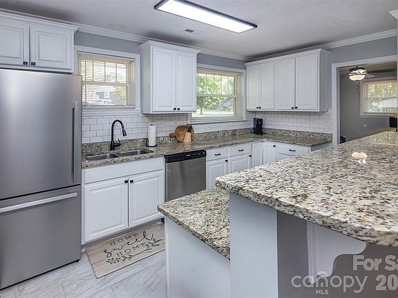 4th image of 3429 Byrnes St #140