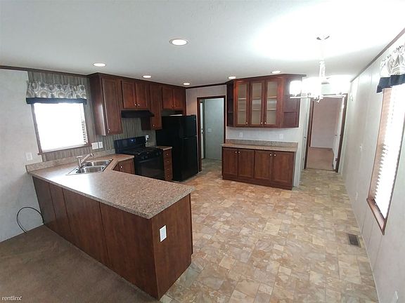 3rd image of 47 Saint Pauls Dr