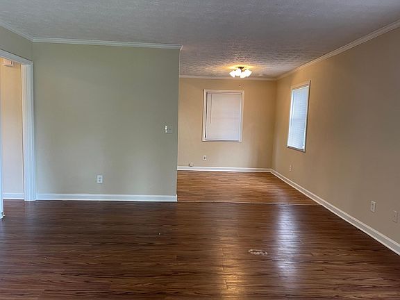 2nd image of 1915 Patterson Cir #1915