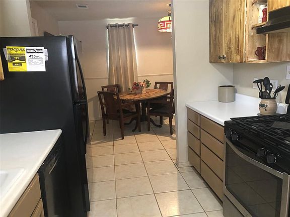 5th image of 338 Tennyson St #1