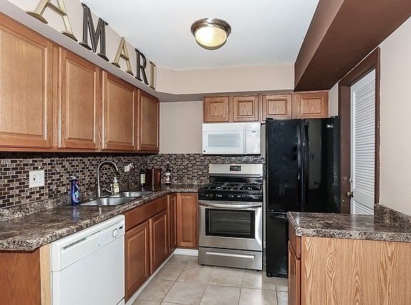 4th image of 1777 Queensbury Cir #1777