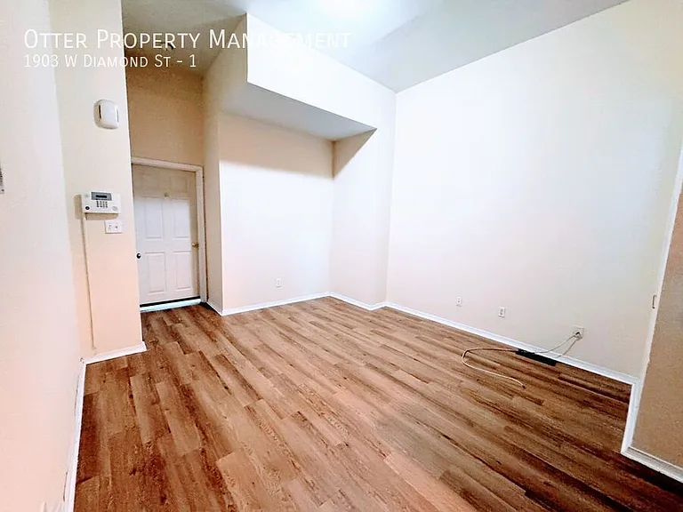 1903 W Diamond St #1 — Photo 6