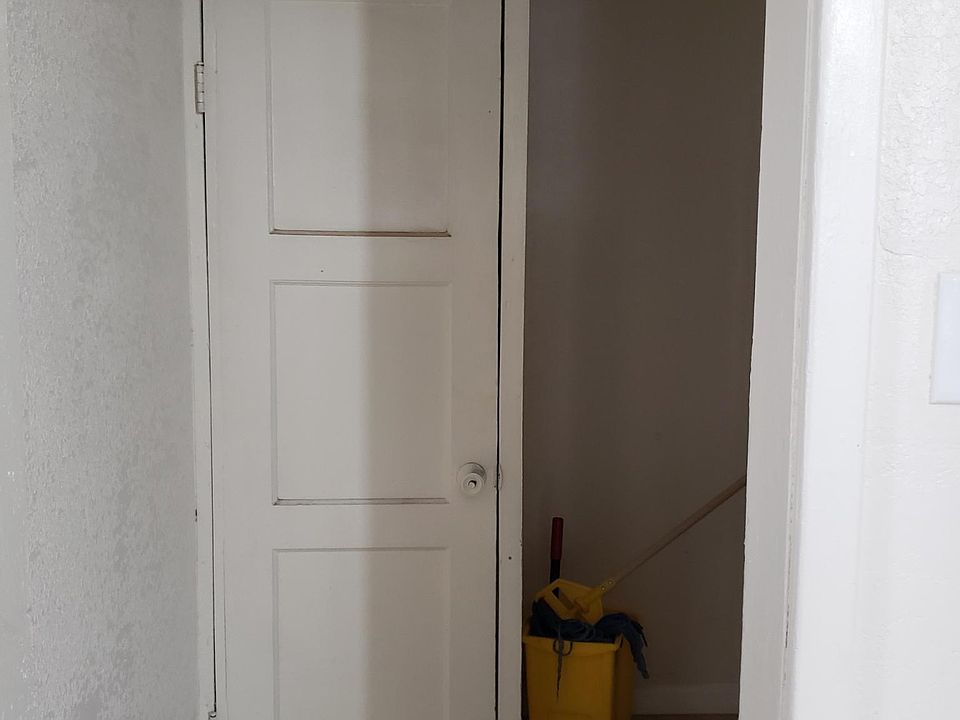 2nd image of 902 S 20th Ave #1