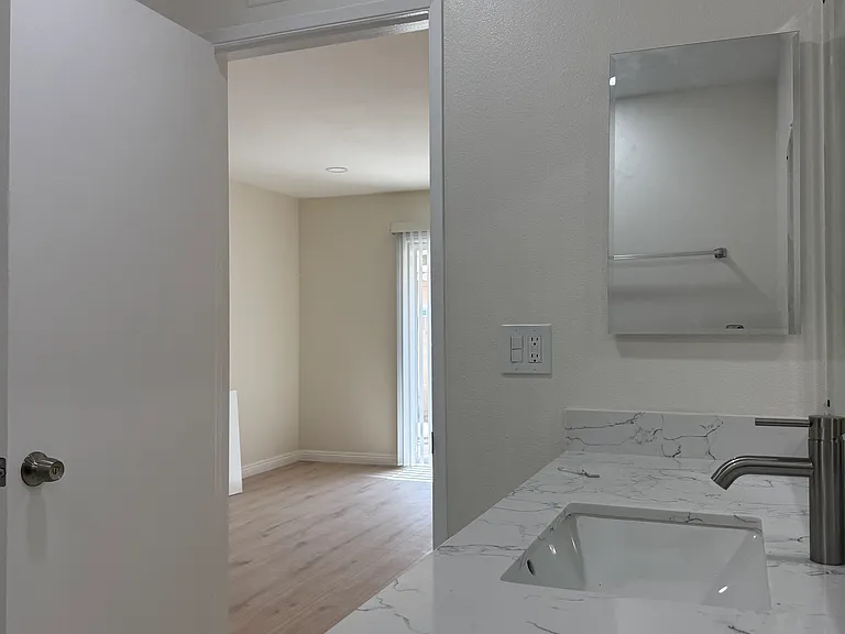 1920 E Kirkwood Ave #1920 — Photo 14