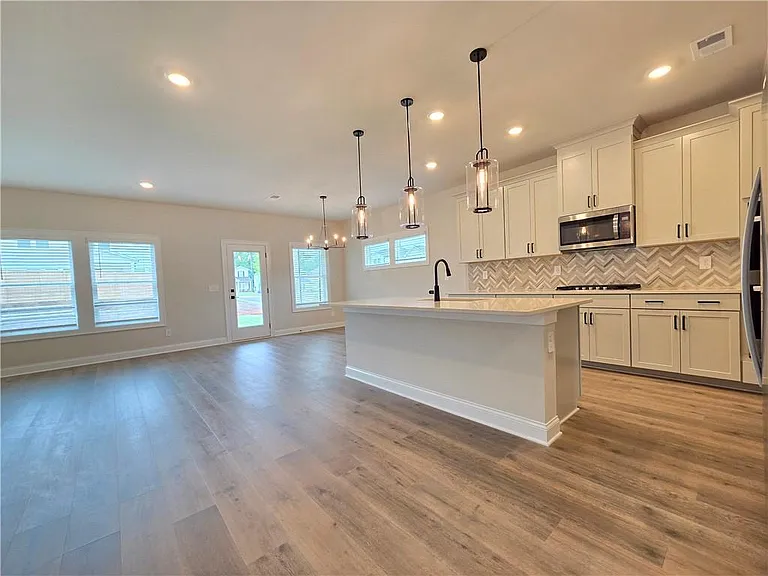 3158 Sweet Red Cir — Photo 10
