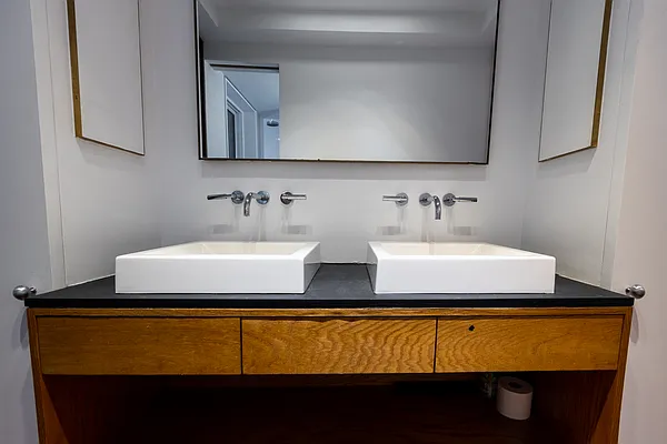 Rented by Finest Furnished LLC | media 21