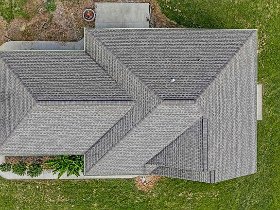 3rd image of 4400 S Dixie Ln