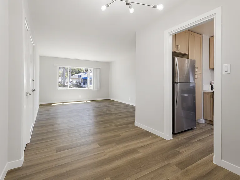 Ladera Townhouse — Photo 11