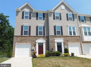 11 Tailor Ln, Sicklerville, NJ 08081