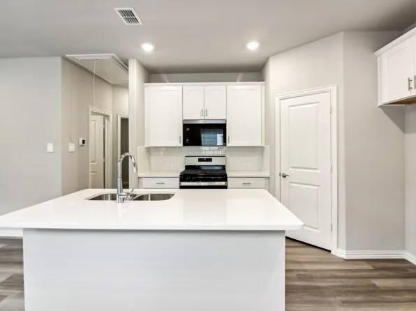 938 Dayflower Ct, Lavon, TX 75166