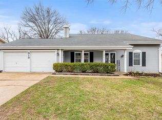 919 La Bonne Pkwy, Ballwin, MO