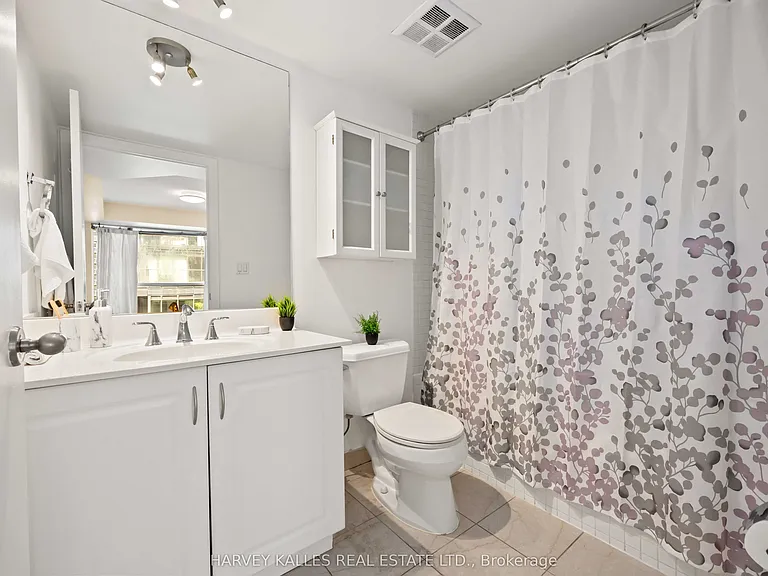 18 Beverley St #416 — Photo 28