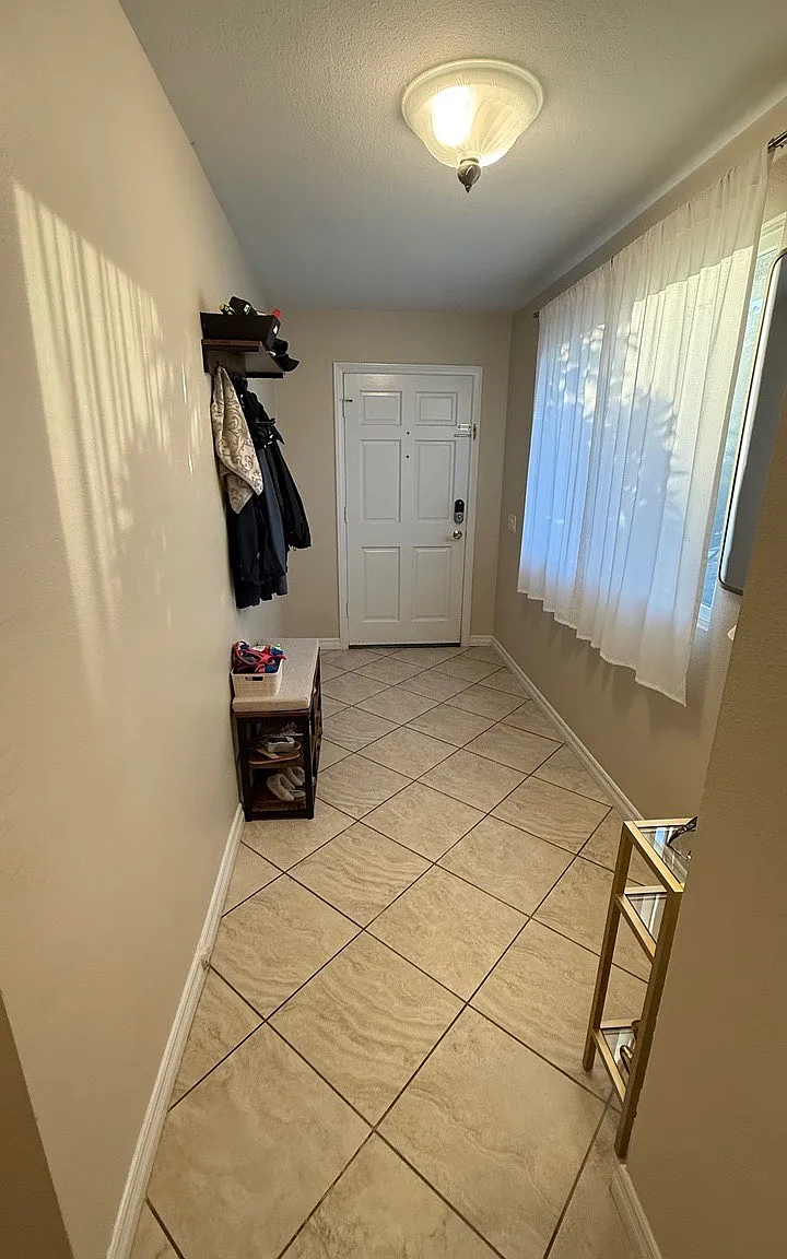 2 bed, 950 sqft, $3,500 — Photo 2
