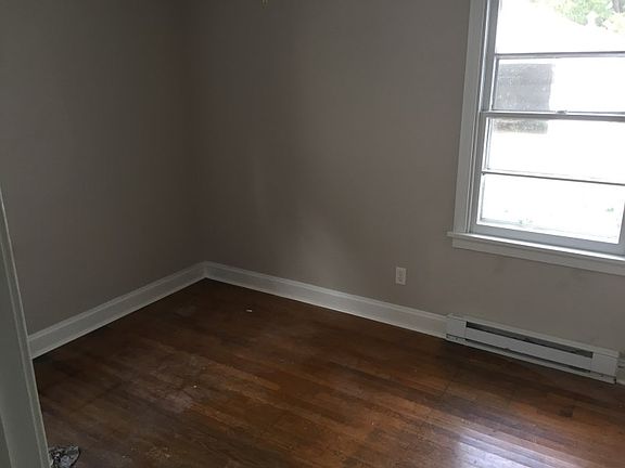 4th image of 114 N Oak Ave
