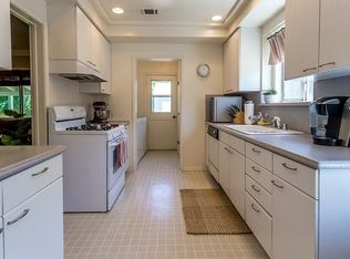 5438 Simpson Ave, Valley Village, CA 91607