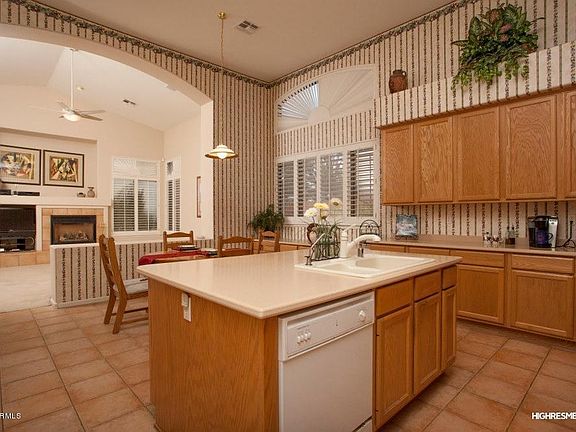 4th image of 1227 W Armstrong Way