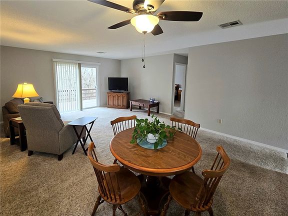3rd image of 30 Walter Dr