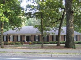 665 Spalding Dr, Sandy Springs, GA 30328
