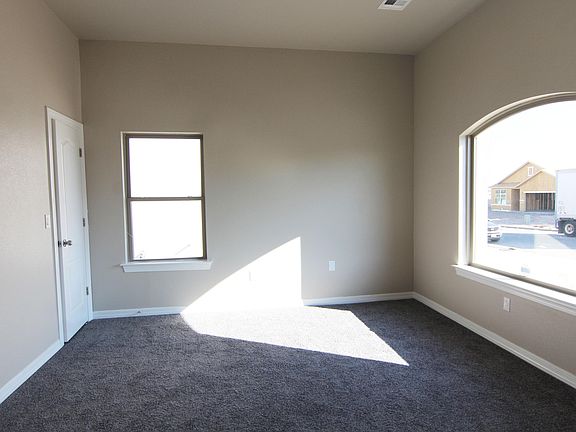 4th image of 13139 Oakhampton Ave