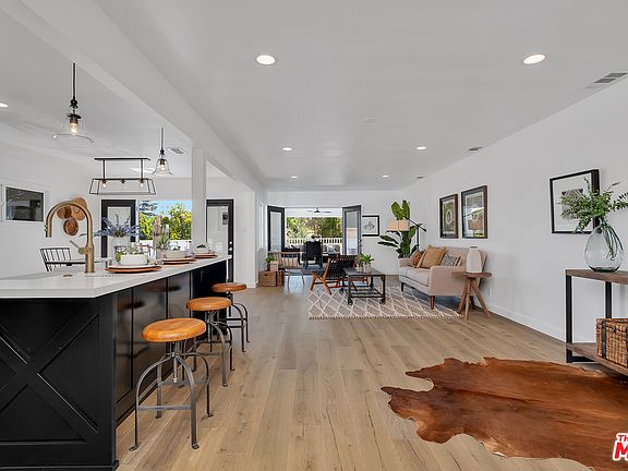 4th image of 4030 W 60th St