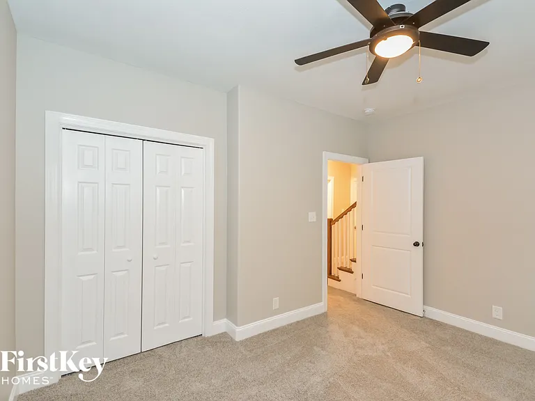 450 Galvin Dr — Photo 10