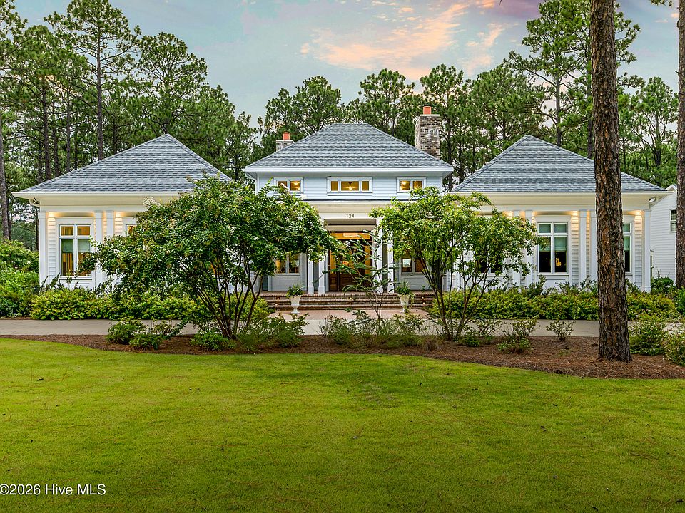 1st image of 124 Chesterfield Drive