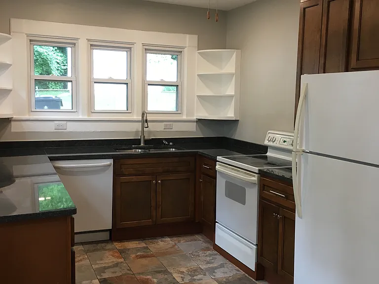 1201 Kenyon St — Photo 8