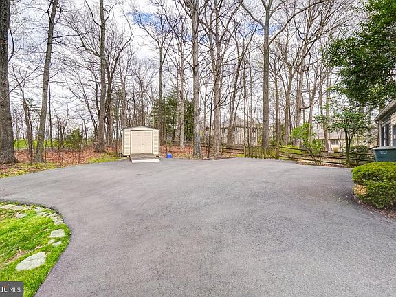 4th image of 12445 Cavalier Dr
