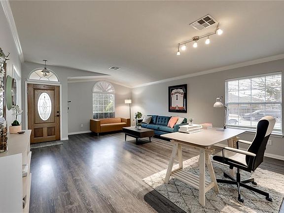 4th image of 14700 Harcourt House Ln