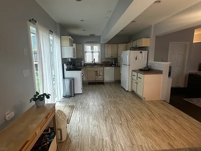 16 Glen Rd — Photo 2