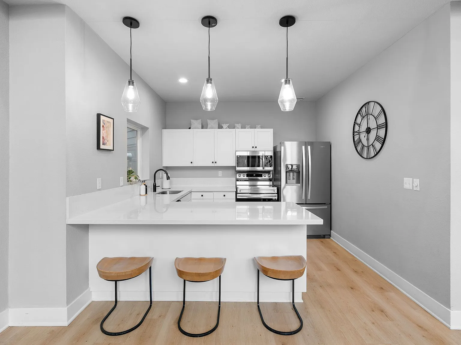Center Pointe Apartment Homes — Photo 4