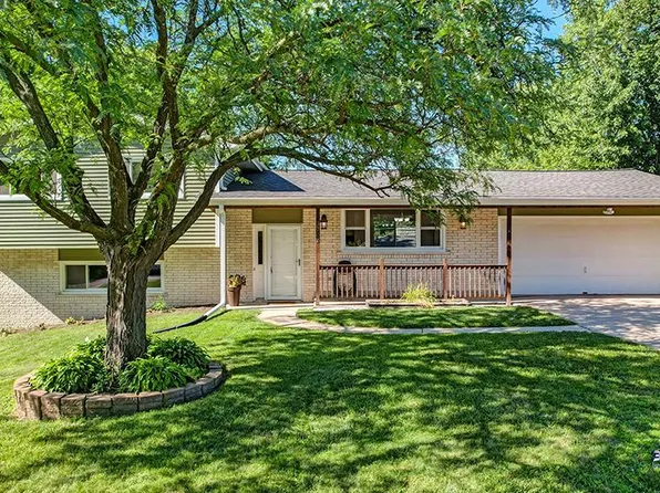 3702 W Clover Ave, McHenry, IL 60050