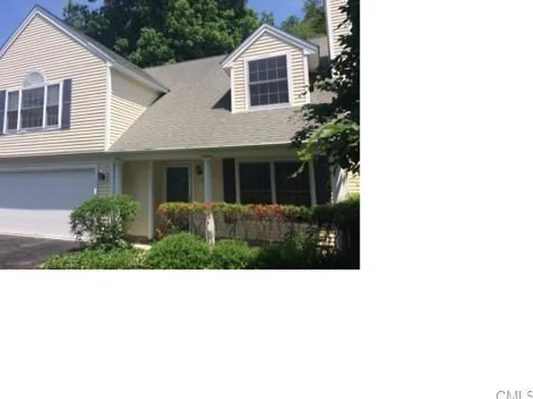 62 Village Ct, Wilton, CT 06897