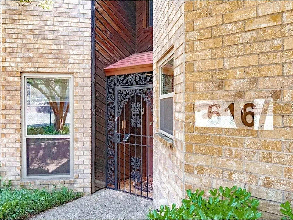 616 Placid Cir