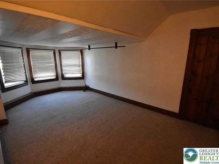 204 N 9th St — Photo 37