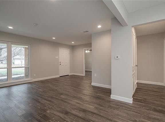 5th image of 819 Wisteria Way
