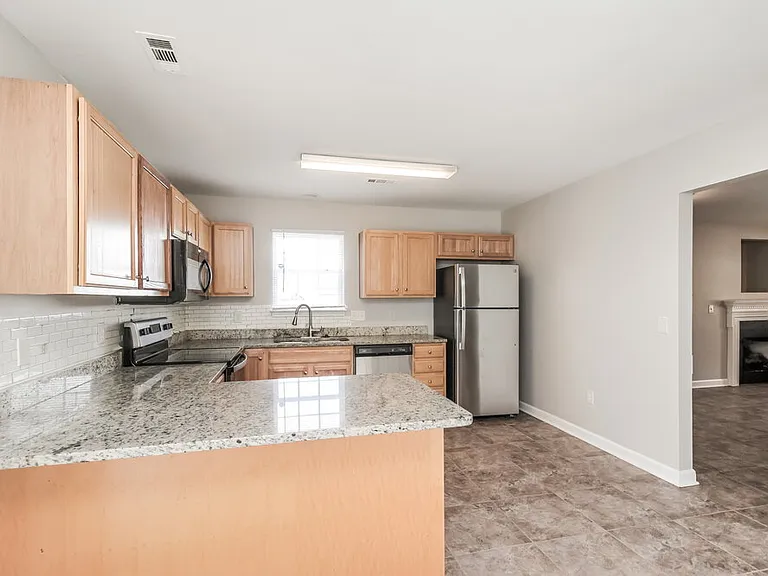 2648 Reid Park Ln — Photo 8