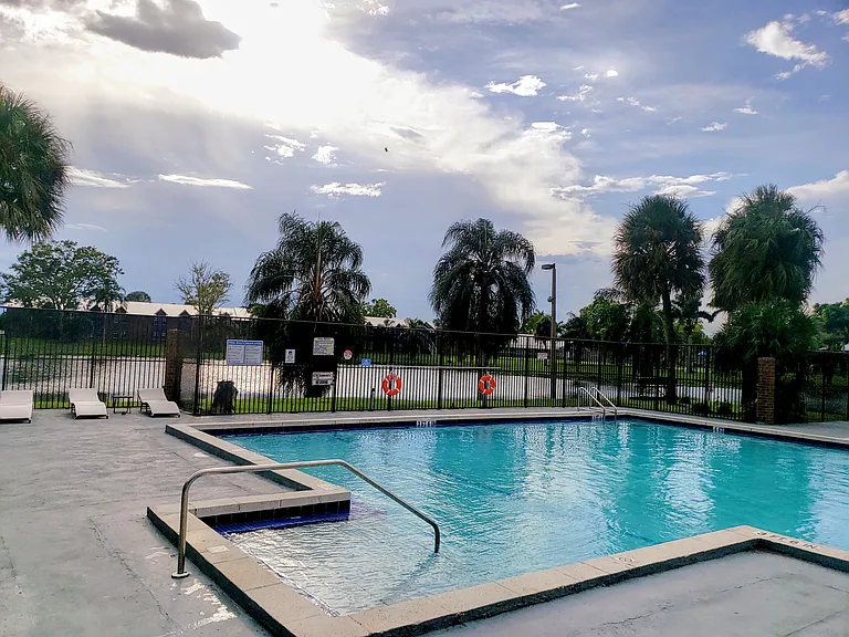 Lake View Villas — Photo 23