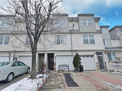 29 NE Theater Ln, Staten Island, NY, 10304