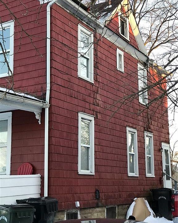 2nd image of 342 17th St #1/2