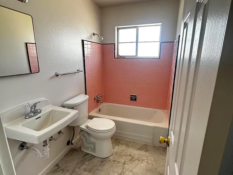 5719 Bainbridge Ave — Photo 11
