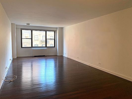 1st image of 35 E 38th St APT 6G
