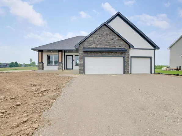 909 Acorn Ct, Hudson, WI 54016