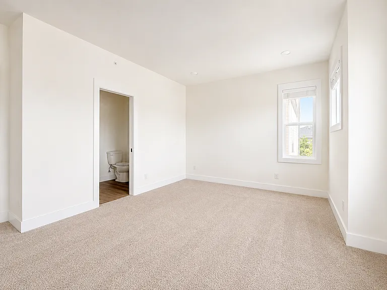 1385 Meridian St — Photo 25